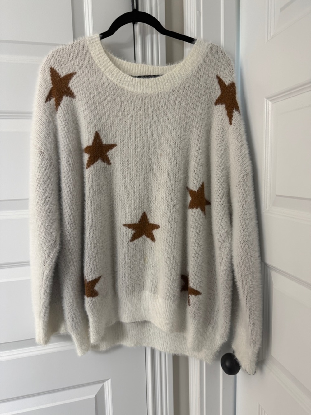 Pink Lily Cream Star Knit Crewneck Sweater with Brown Stars